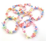 A350A02 - Bransoletka dziewczęca z koralików, różne motywy, kolory pastelowe 
